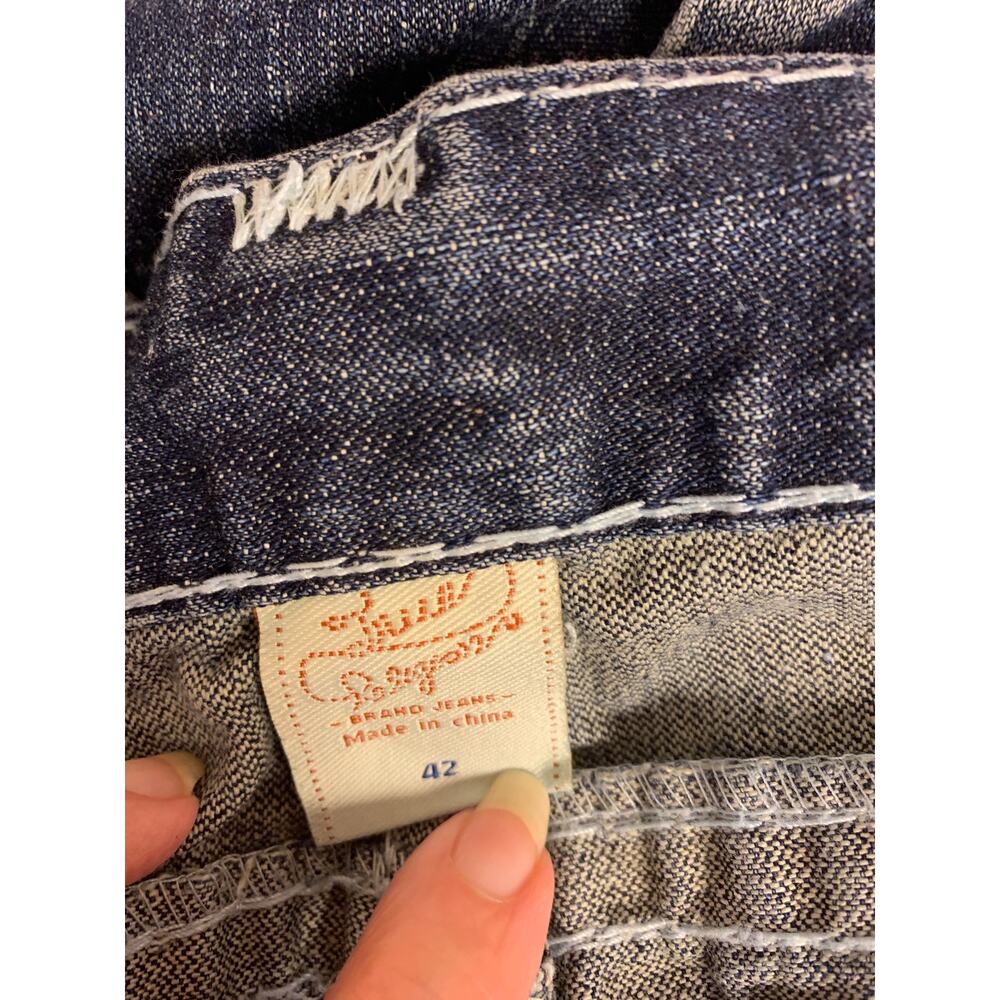 True Religion Jeans Dark Blue Wash Straight Leg Distressed Whiskering Mens SZ 42 - Picture 6 of 12